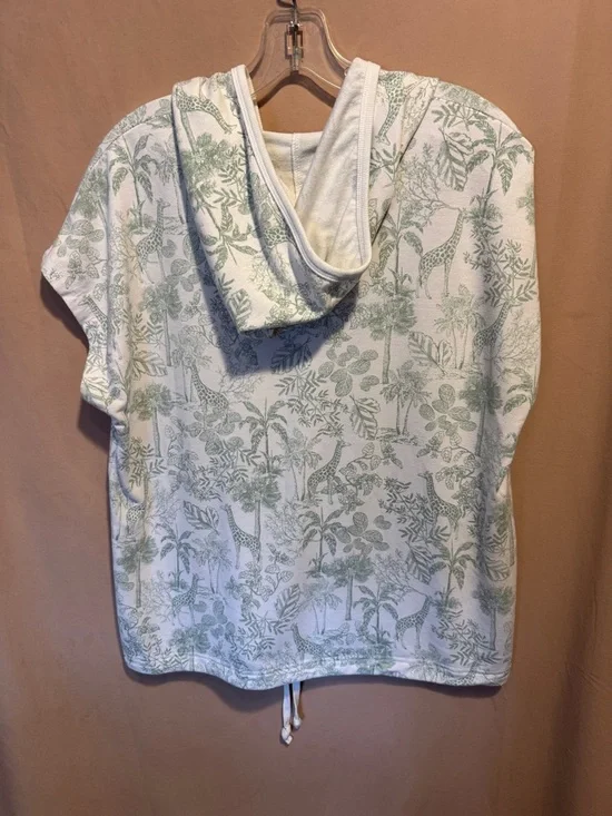 Jane and Delancey Light Sage Botanical Giraffe Hooded Tee - Picture 8 of 8